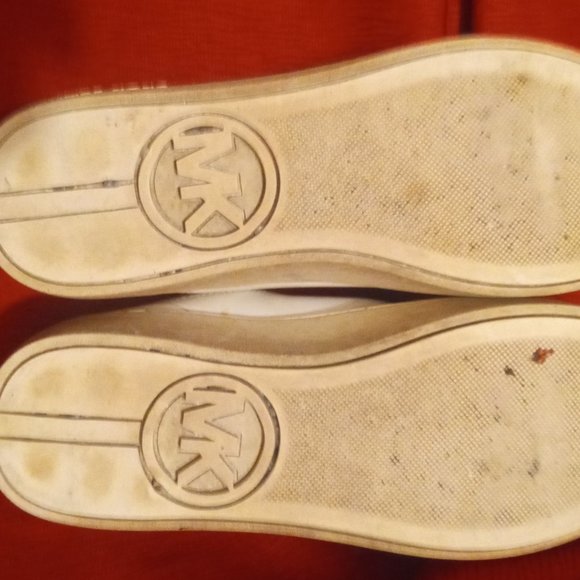 MK. - Picture 2 of 4